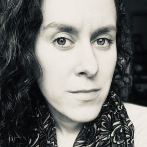 Trends and Tips: How to Take and Choose an Author Photo
