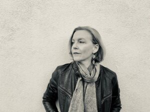 miCRo: “Ends Meet” by Leslie Parry